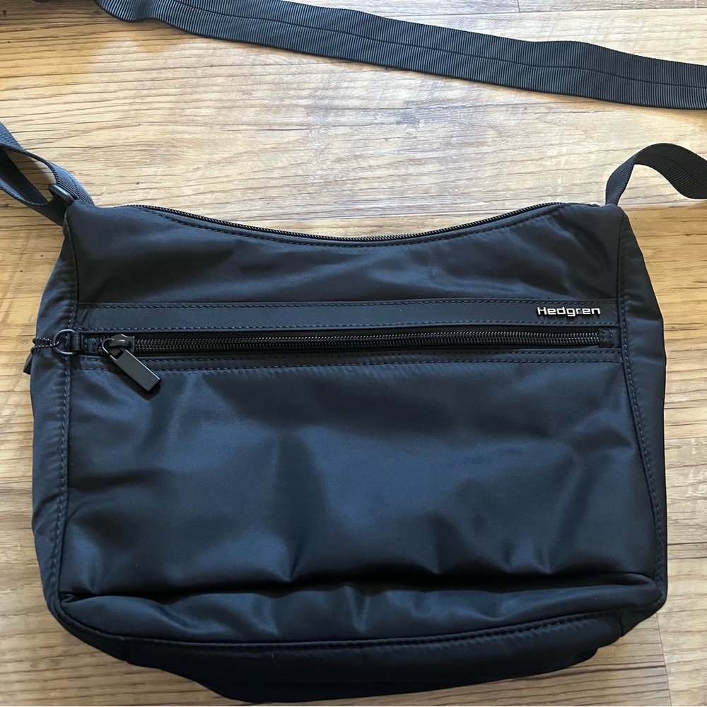 Hedgren Harpers Shoulder and Crossbody Purse.